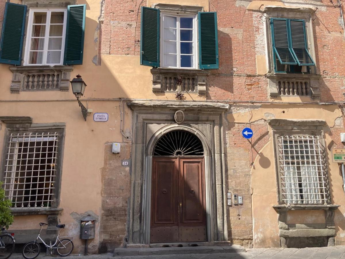 Puccini'S Home, Elegant Apartment In Piazza Puccini Lucca Exteriér fotografie