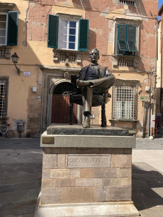 Puccini'S Home, Elegant Apartment In Piazza Puccini Lucca Exteriér fotografie